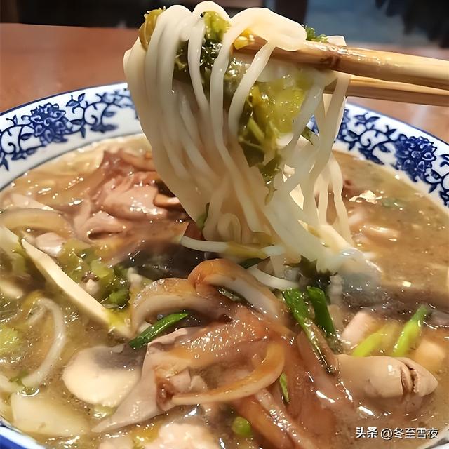 南北各地受欢迎的12种特色面条，南北面条比拼，你喜欢吃哪一种？