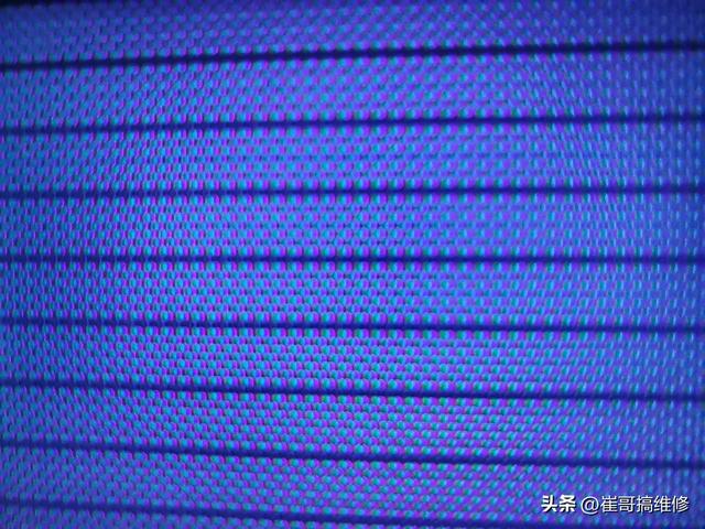TCL 55寸曲面电视每次开机十多分钟，就慢慢变成黑屏，是灯条坏了