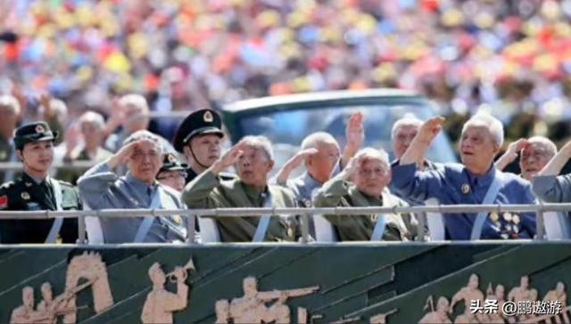 被央视怒批、脑袋空空，德不配位，难怪阅兵从不邀请“流量”明星
