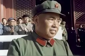 许世友获悉开国中将路过南京，怒说：这还了得，我去车站截住他图片