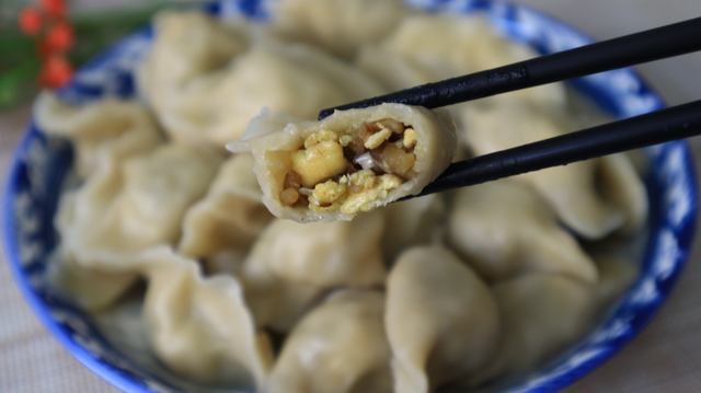 明日入伏，传统要吃饺子，提醒：3馅不上桌，福气不进门，正当季