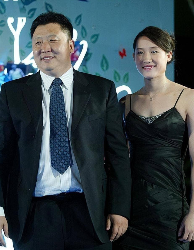 连娶3位徒弟，将奥运冠军变主妇，毁掉队员前途的他能有多离谱？