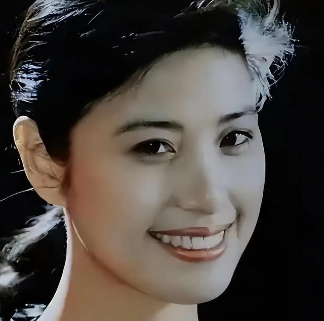 被丁克耽误半生，51岁她拼命生下一儿一女，如今活成女人的羡慕