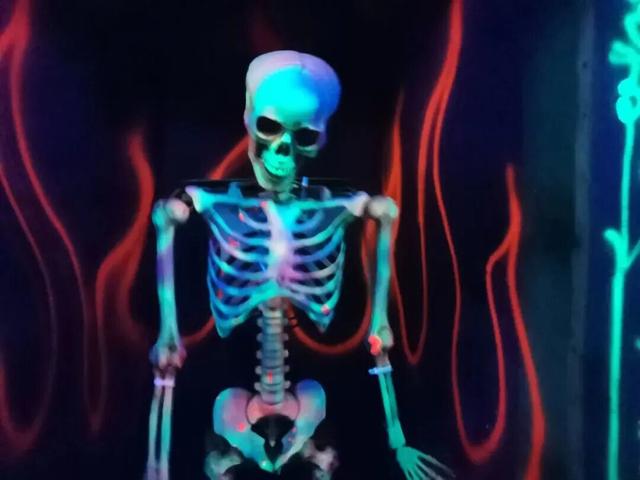 秋华未减，冬景将至，来炎帝影视基地赴一场秋冬的约会吧！