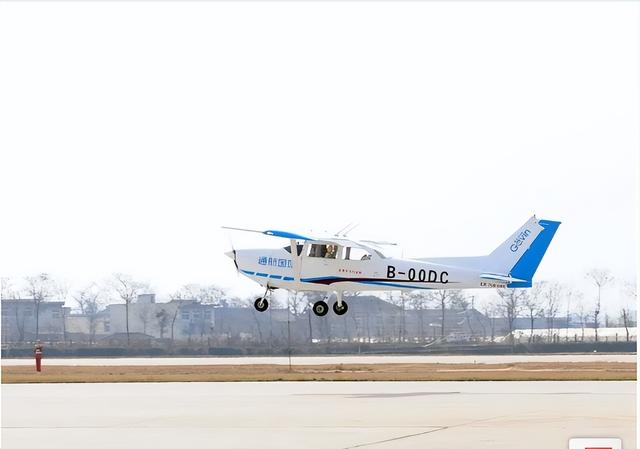 自贡航空产业园喜事连连！500架飞行器出口，小鹰-700取得合格证
