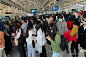 广州地铁5号线突发故障，列车延误图片