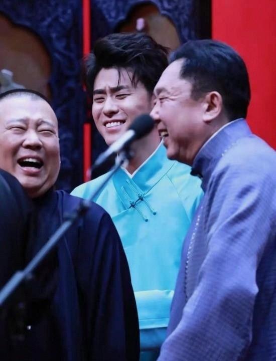 一觉醒来天翻了！郭德纲因一段相声被约谈，如今局面怪不了别人