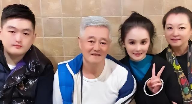 钱再多有什么用？儿子败家女儿抑郁，67岁赵本山为所有人提了醒