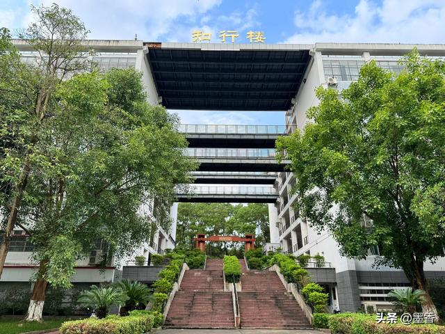 玉林师范学院2025新生入学攻略（学费住宿费、生活费）