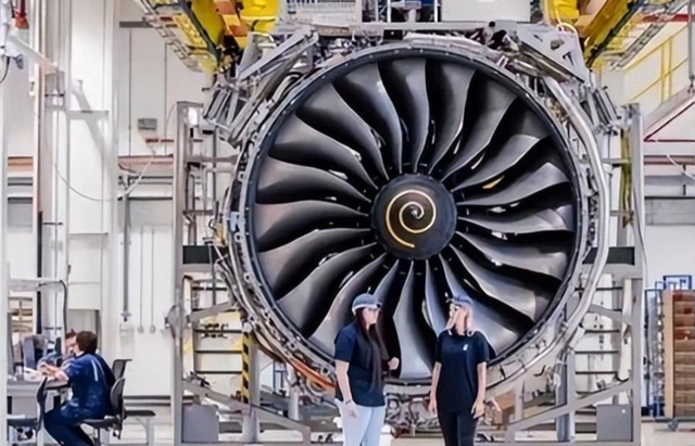 绝不向中国低头！宁愿裁员9000破产，也不接受中国的帮助