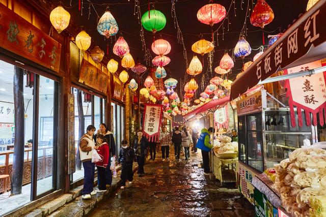 淮北有条石板街，安徽最具地标性的老街之一，载满了濉溪人的记忆