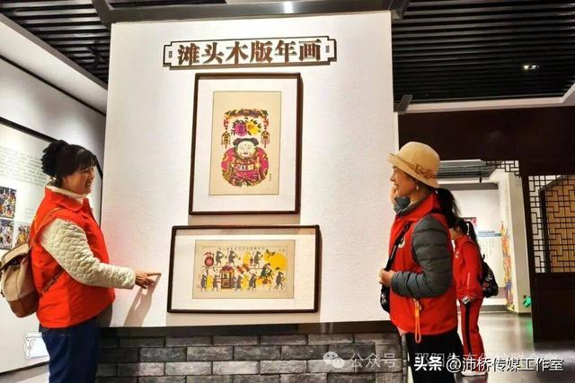 最美水杉林里志愿红