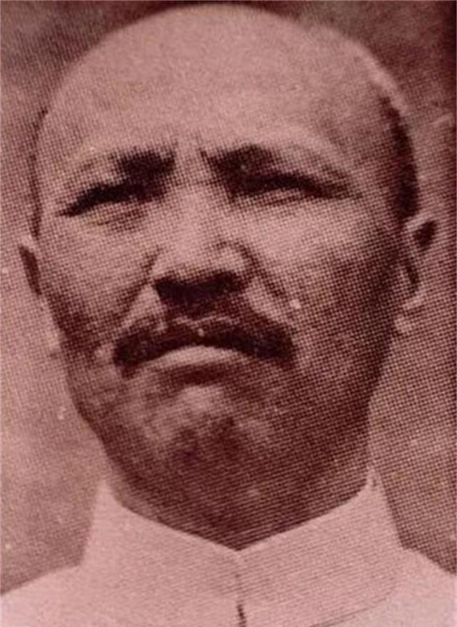 河北一老汉，潜伏东陵十多年，用一把自制钥匙挖空清东陵