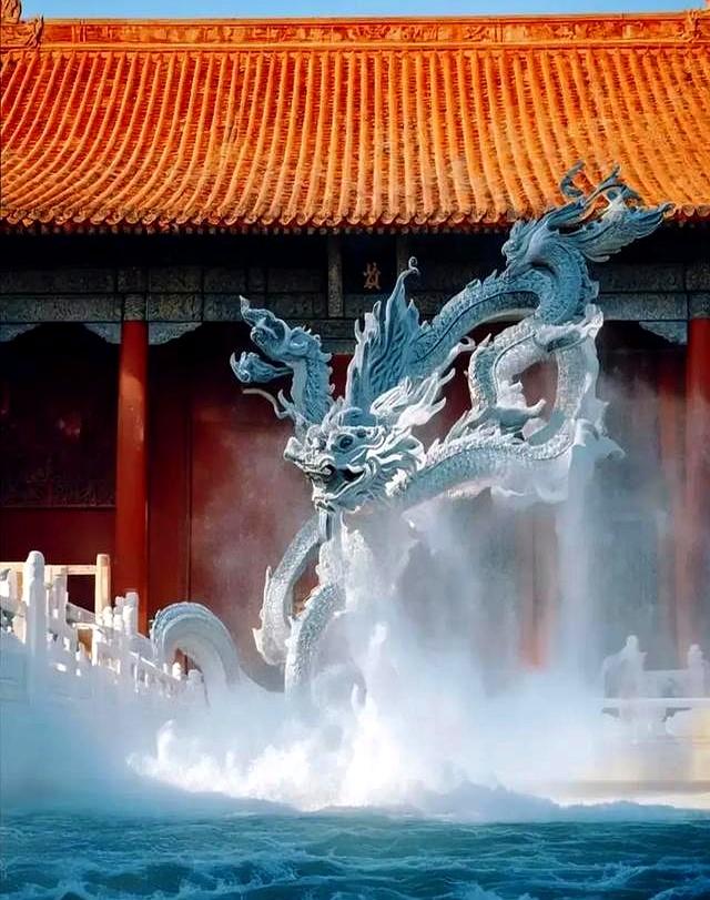 故宫600年排水系统再现“千龙吐水	”奇观