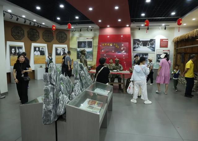游客重温革命记忆，瑶里红色旅游火热！