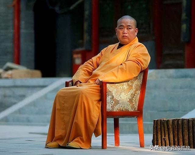 李湘不忍了！公开回应与释永信的真实关系，亲吻照的真相终于大白