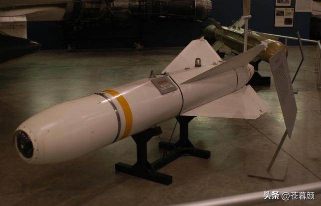 美国不准日本低头，送出美式炸弹	，高市猛然醒悟，对华做重要表态