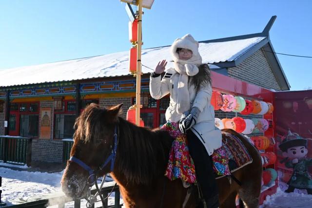 爱辉区第八届满族颁金节暨四嘉子满族乡第三届“莫勒真”大会盛装启幕