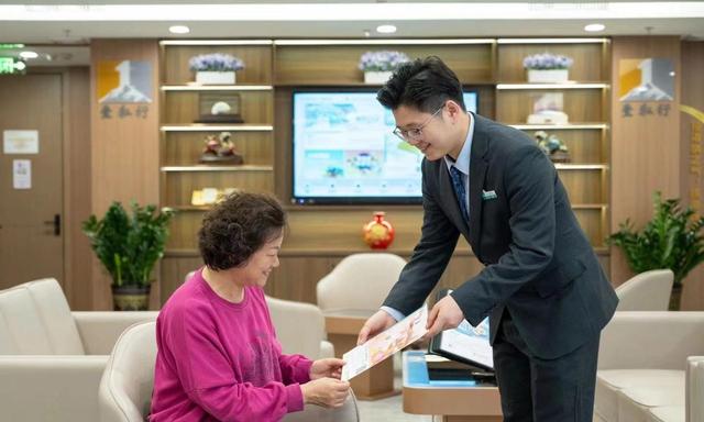 300亿大案！公安部出手，这帮吃人不吐骨头的“吸血鬼”终于凉了