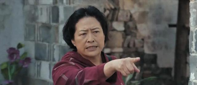 《四喜》直到翻出冯志遗嘱，沈明珠才懂，婆婆夺孙的真正心思