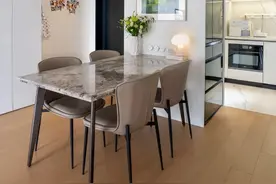 进门是厅，餐桌这样摆，入住体验更好图片
