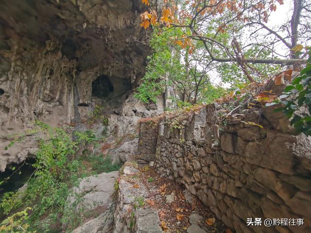 寻找一个最为艰难的躲匪洞，我难到达，土匪也难以到达