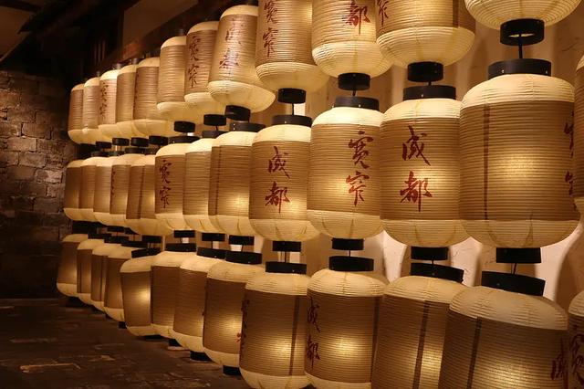 8大部门出拳，打破美元收割局	，21招盘活大西部，人民币亮剑！