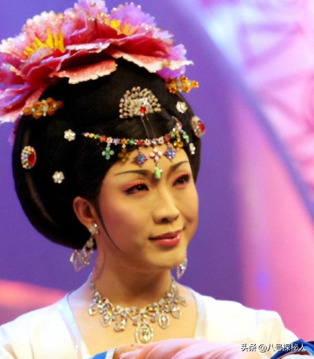 善恶终有报！47岁“跌落神坛”的李玉刚，终是活成了“跳梁小丑	”