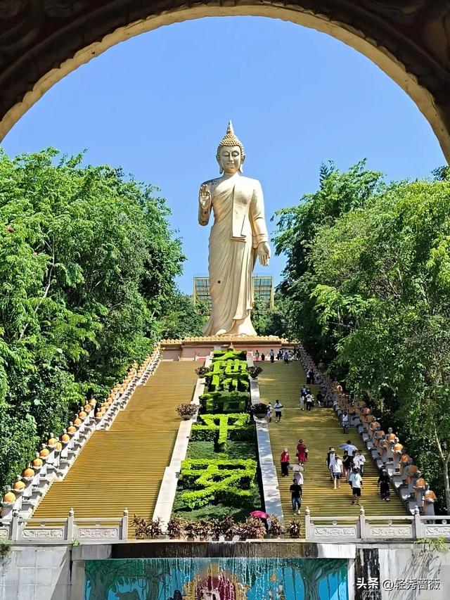 云南西双版纳，极具鲜明特色的旅游胜地。