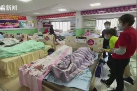 上海老人不惜和家人反目，也要买高价床垫！药也不吃、医院也不去，就躺着…家属急死图片