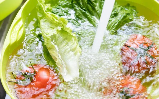 央视曝光“毒蔬菜”！0.08克便可致器官衰竭，已流窜到全国多地