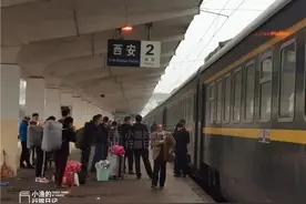 坐绿皮火车去秦岭，穿越中国南北，这样的风景可能渐渐看不到了图片