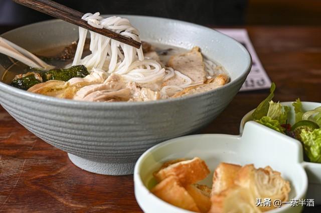 自驾营地：广西防城港市免费床车房车自驾停车露营地主要景点美食