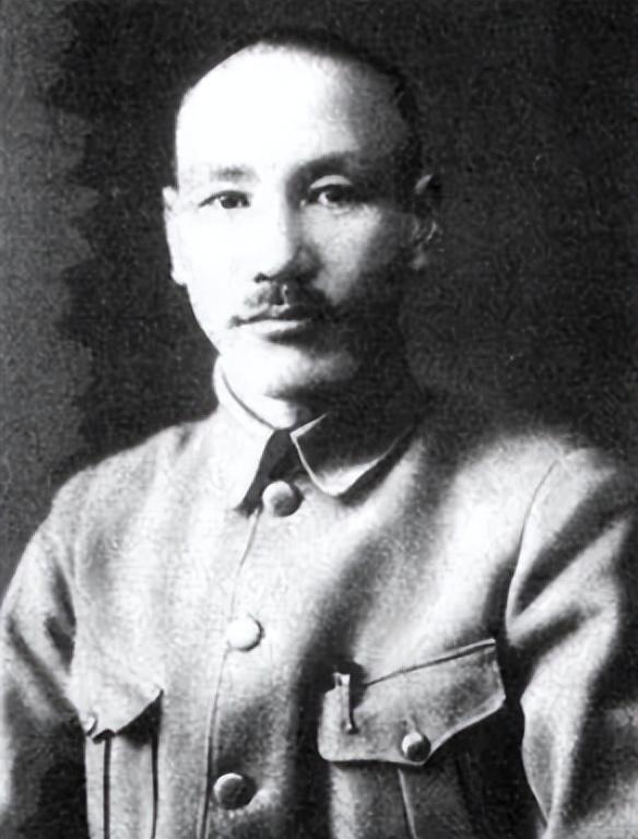 蒋介石临终前告诉蒋经国：我这一生只敬佩一人，畏惧两人！