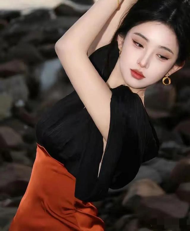 河北唐山一校花	，172cm身高，肤白貌美，身材也很顶级，太美啦