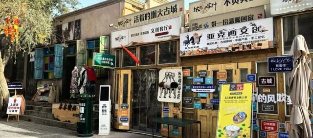 这个长假，景区邮局也堵上了？！