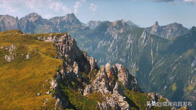 漫步雷古山：踏响官鹅沟的生态诗行
