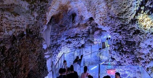 郑州村民无意一铲，挖出世界级奇观！数十年来闻名全国	，至今仍爆