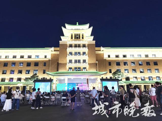 长春新民大街有露天电影