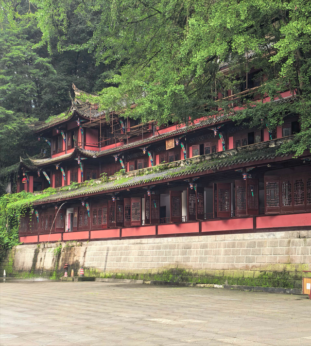 青城天下幽