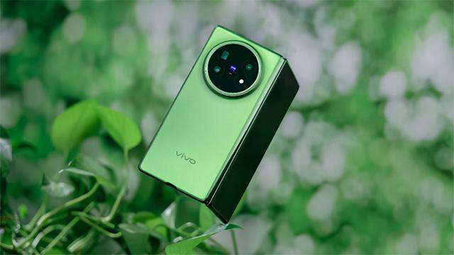 2025大折叠盘点：轻薄+大而全路线 OPPO Find N5封神