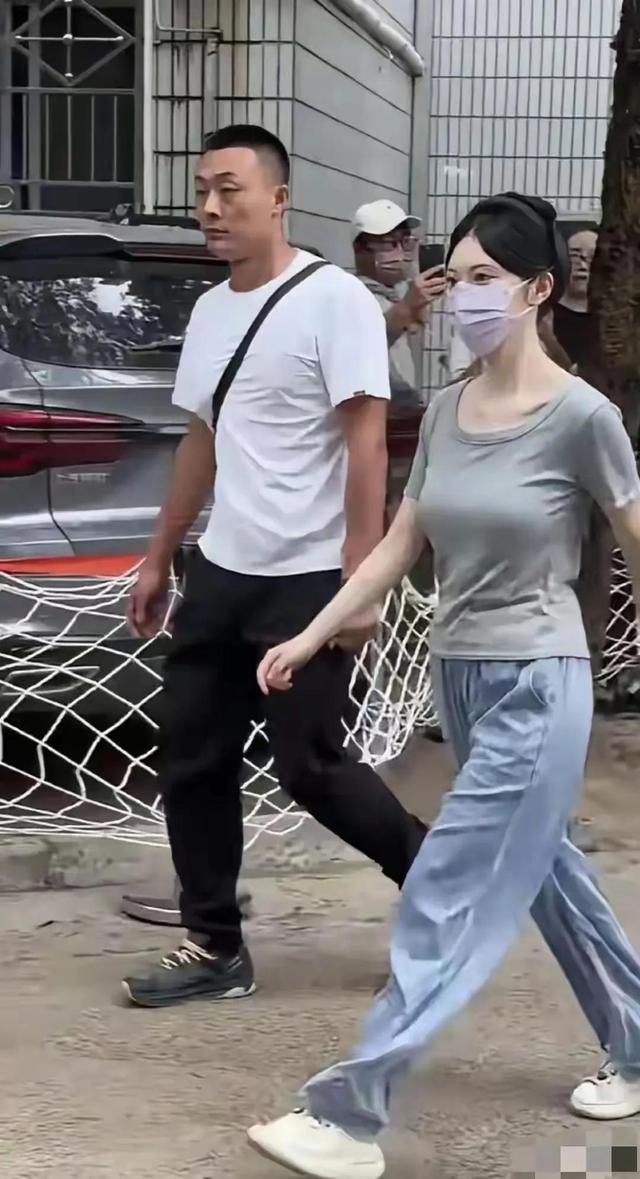 被景甜惊艳到!前凸后翘的曲线,张继科恐怕肠子都悔青了!