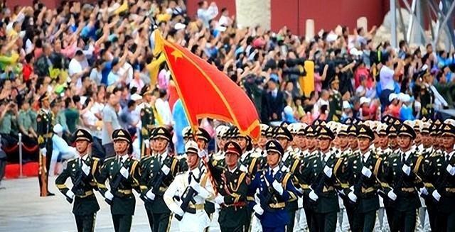 挂断中方电话后！特朗普像变了个人，北京阅兵典礼，该给他留个座