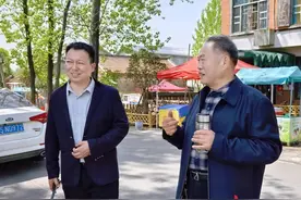 董家河镇楼畈村第一书记姚强带队到明港镇新集村参观学习图片