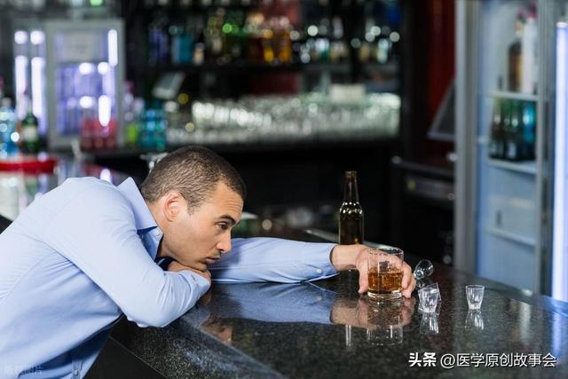 年纪大了要少喝酒？医生告诫：到了60岁以后，这5件事一定要避开
