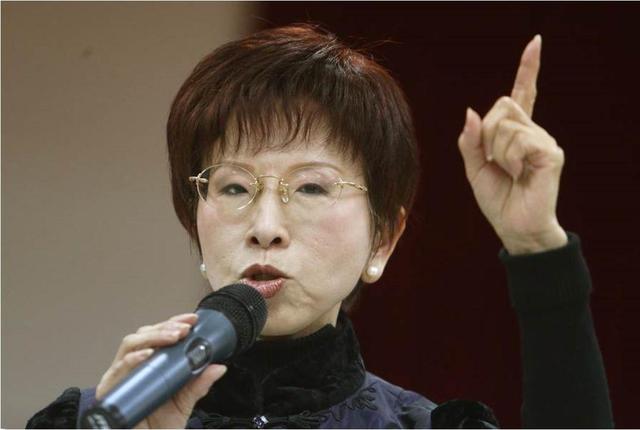 洪秀柱抵达北京，在落地的那一刻，做出郑重表态，民进党气急败坏
