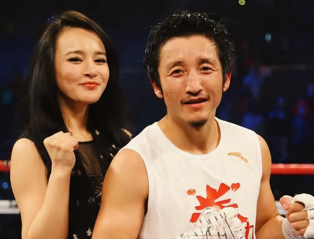 拳王邹市明自爆破产，不止赔光2亿	，其妻子参加婚礼耍酒疯