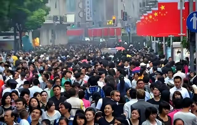 中国将迎人口死亡高峰！22年1041万，23年1100万，去年死亡多少？