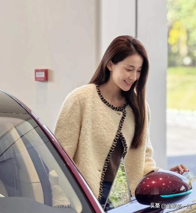 孙杨老婆张豆豆试驾享界S9火了！这“女神	”真不是装的
