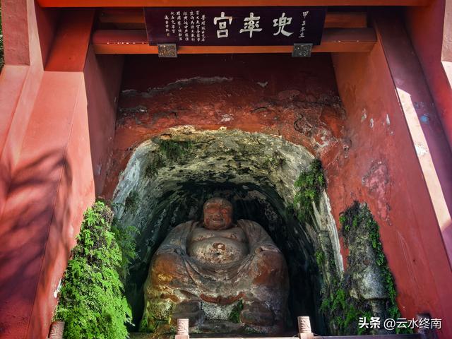 乐山大佛是哪尊佛？为什么是唐代的佛身，民国的佛头？能镇水吗？